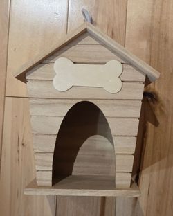 NEW Ready-to-Paint Dog House Bird House (8" tall x 7" long x 4.75" wide)