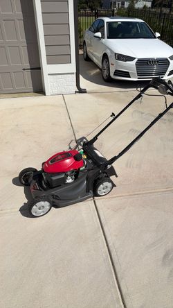 Honda lawn mower - HRX 217VKA