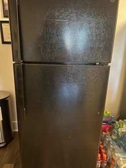 GE 28” refrigerator