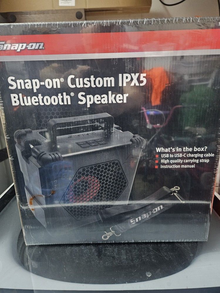 Snap-on Bluetooth Speaker 
