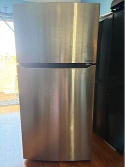 Refrigiator