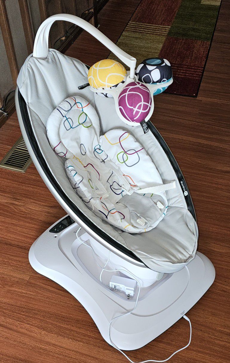 4 Moms MamaRoo Babyswing with Infant Insert