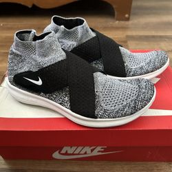 Nike Free RN Motion Flyknit
