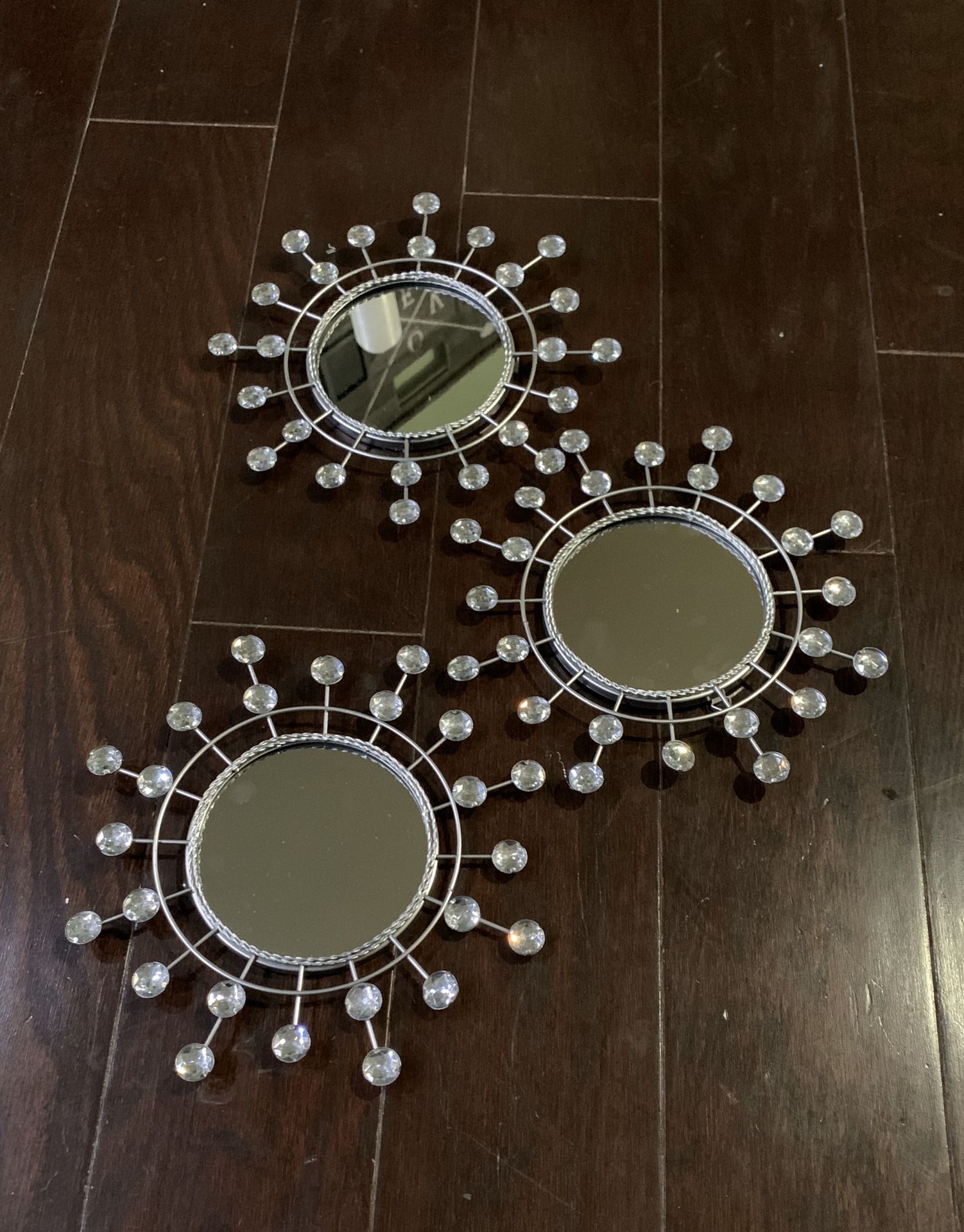 Set of 3 beautiful silver mirror decor