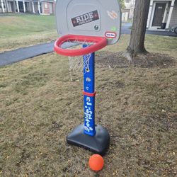 Little Tikes TotSports Easy Score Adjustable Basketball Hoop, for Ages 18 Months to 5 Years