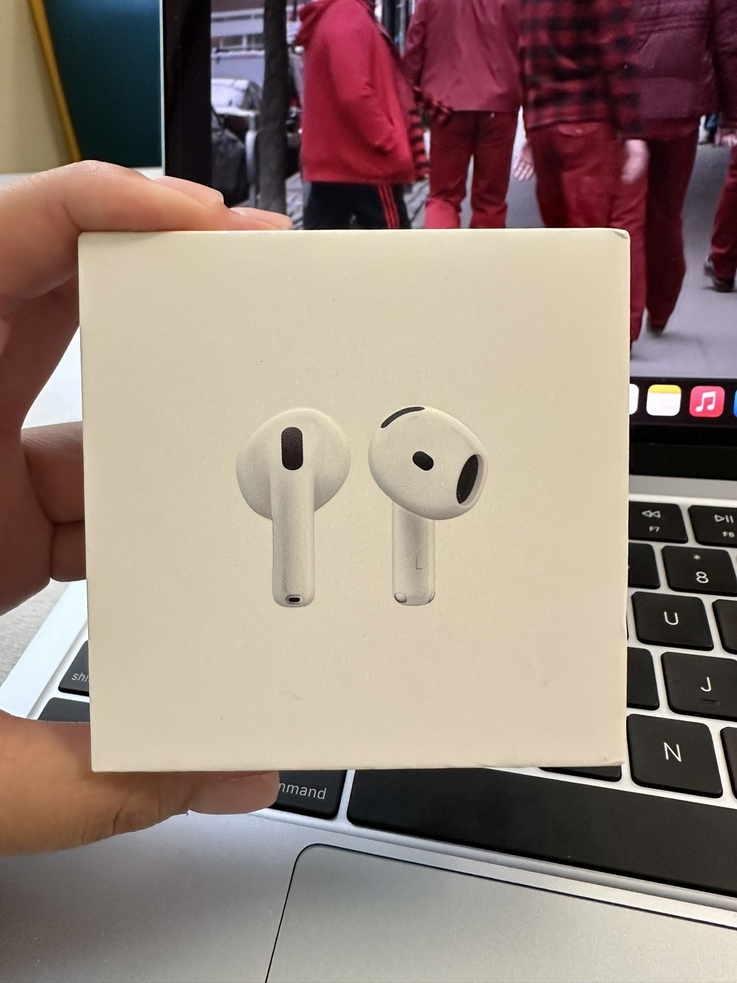 Airpods 4