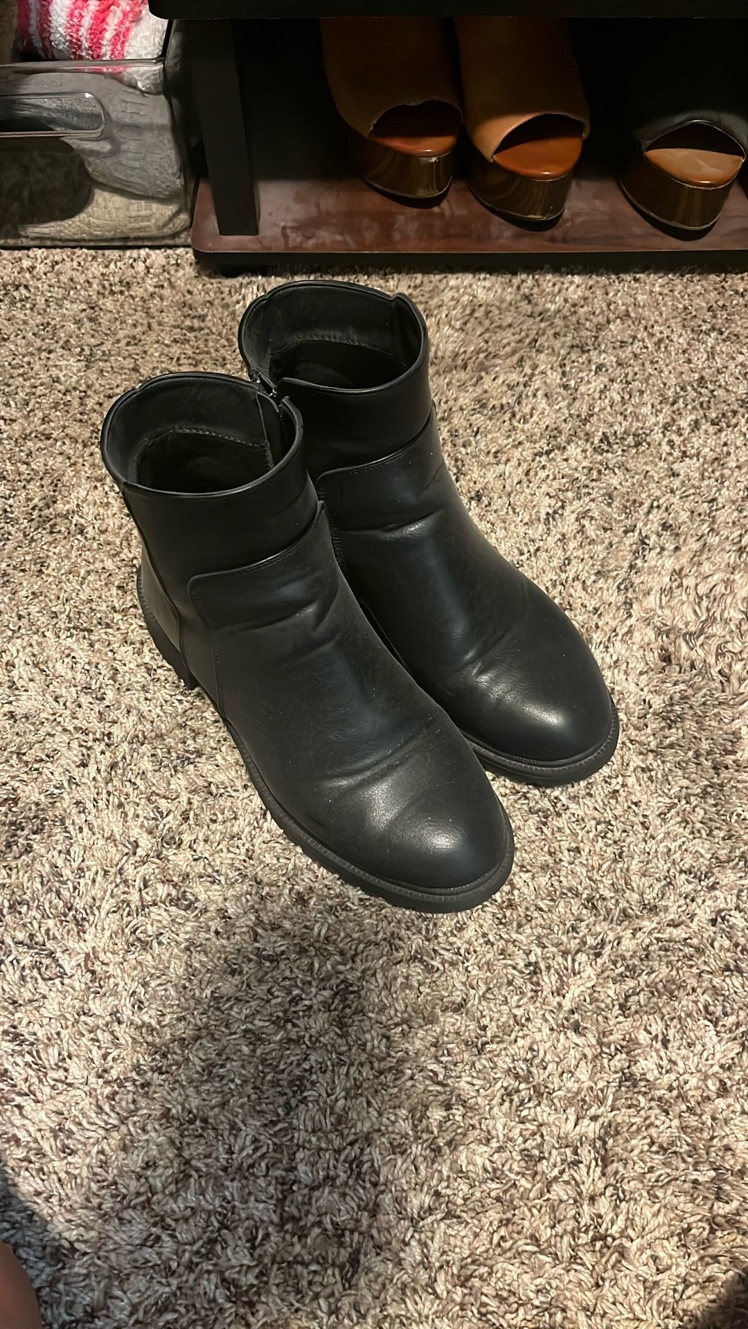 Women’s Black Slip On Boots Size 9