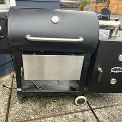 Louisiana Grills pellet grill and smoker