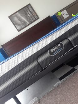 King size simmioms Beautyrest Black ice... $1299.99 Free delivery