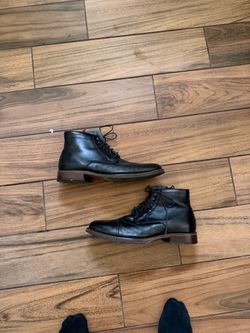 Men’s leather boots size 11