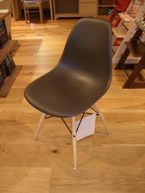 Brand New Dining Chair Leisure Chair On Wood Legs
