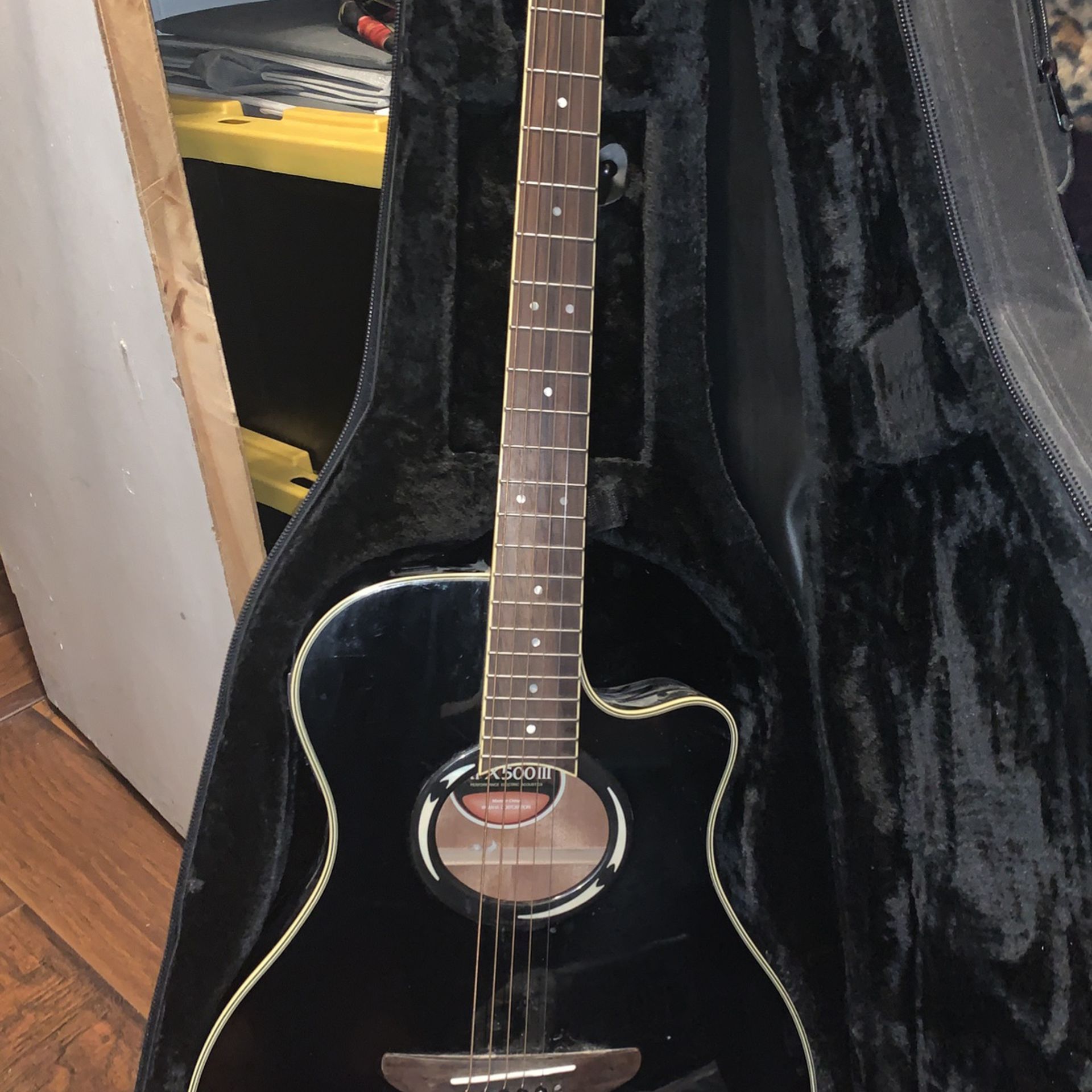 Acoustic Yamaha Guitar APX500III