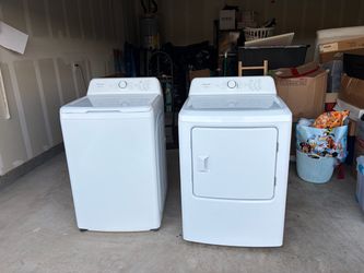 Frigidaire Washer and Dryer Set