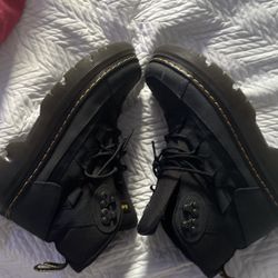 Doc Martens (BOOTS)