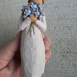 🌸 Willow Tree “Forget-Me-Not” Figurine – Susan Lordi – Demdaco – Made in Thailand
