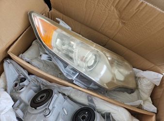 Car Headlight Assembly with Amber Corner