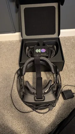 Valve Index VR Headset with Controllers (lightly used)