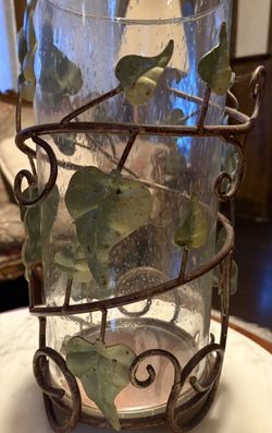 Hurricane Vase