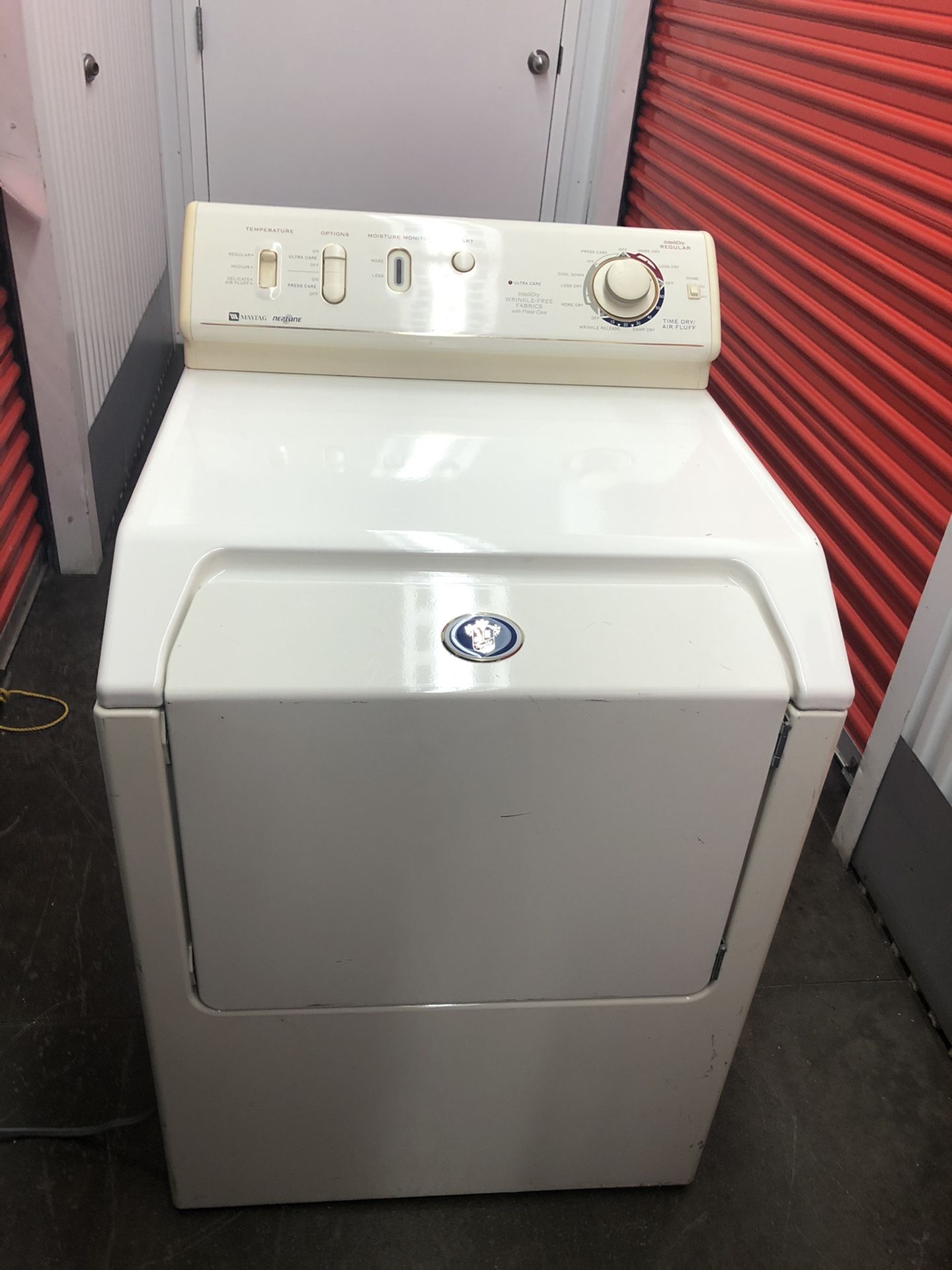Maytag Atlantis Heavy Duty Gas Dryer with Intellidry. for Sale in