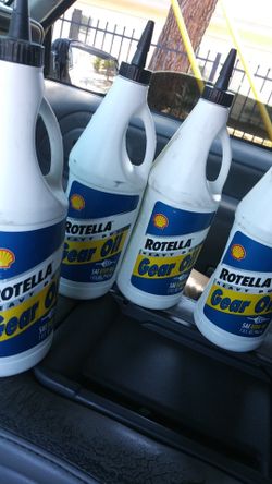 4 quarts ,Rotella heavy duty gear oil
