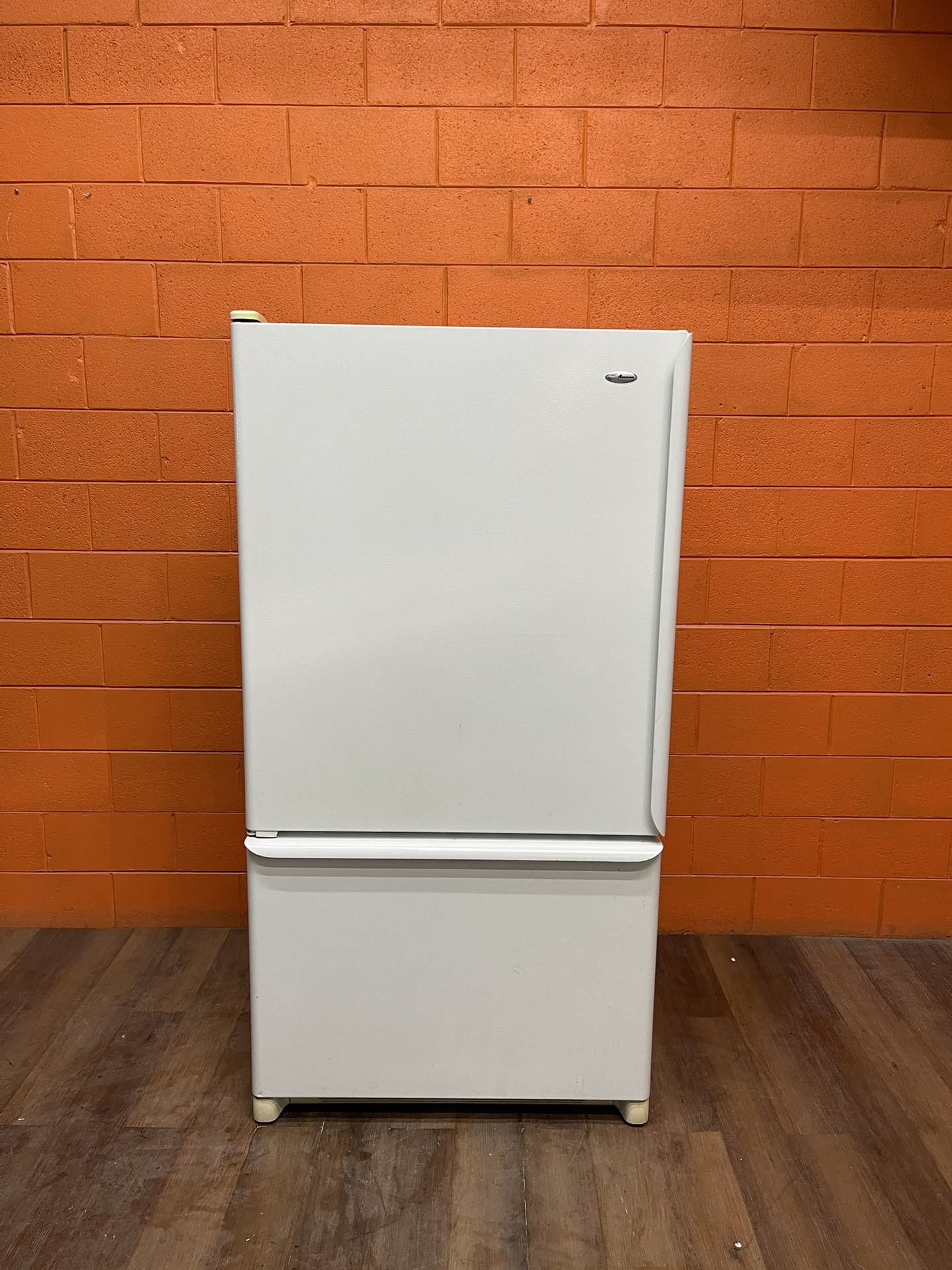 Amana Bottom Freezer Fridge