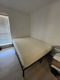 Queen Mattress with Amazon Basics Metal Bed Frame