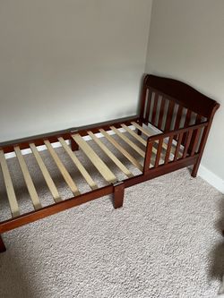 *Beautiful* Dark Wood Toddler Bed with Safety Rail and Mattress