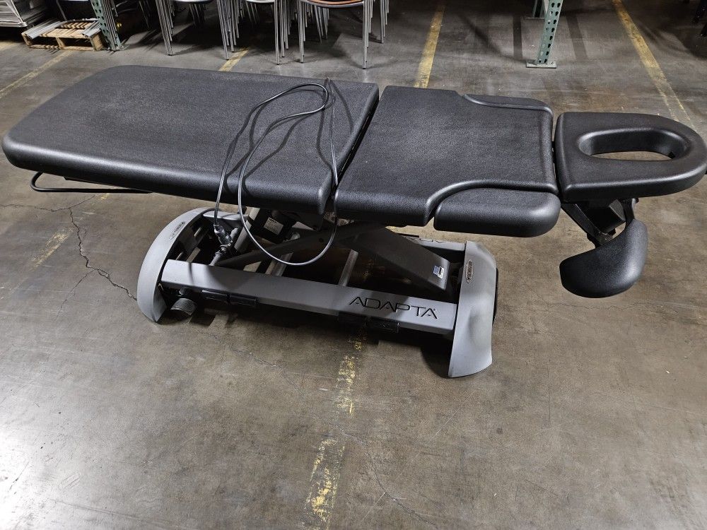 adapta chattanooga summit 7 treatment/exam table 3322 black