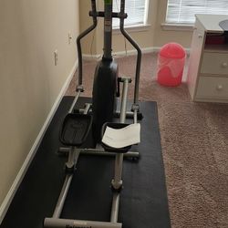 Universal E40  Elliptical trainer