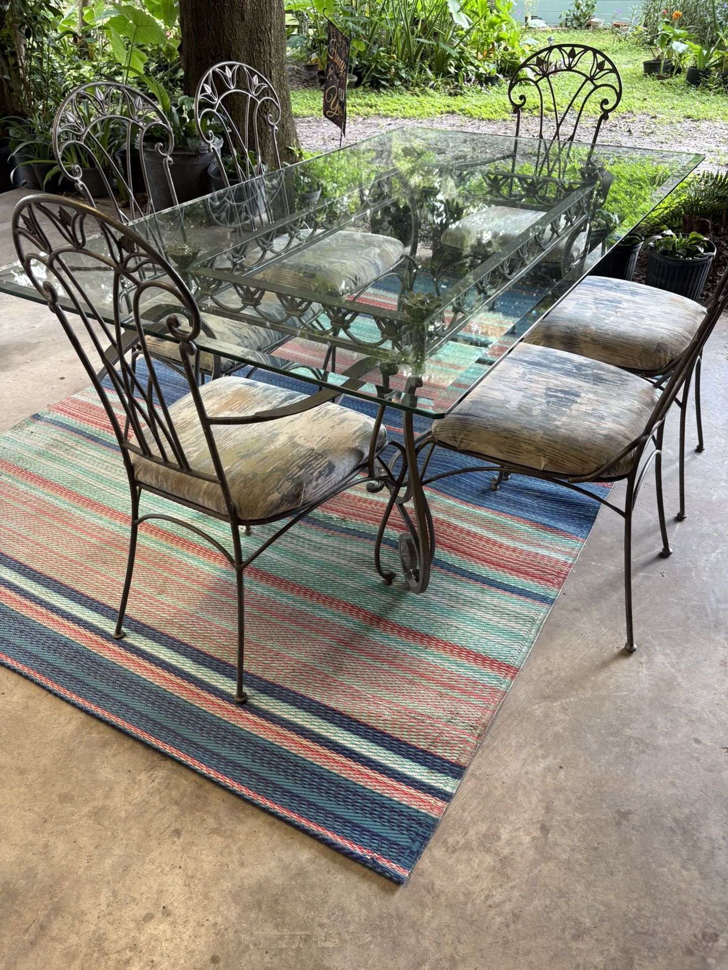 Dinning Room, Wroth Iron, Glass Top And 6 Chair With Fabric Seas., The Frame Ia Grey And The Fabric Of The Chairs  Have Fabric The Seat