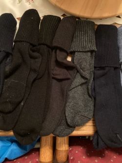 12 prs of men’s socks 8 prs are brand new 4 prs have been worn once