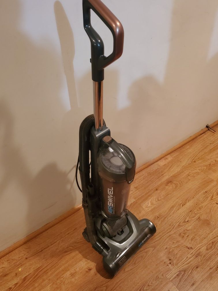 Black & Decker Air Swivel Vacuum