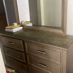 Dresser Free