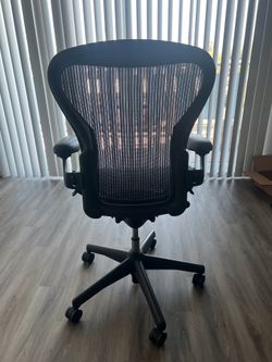 Herman Miller Aeron B