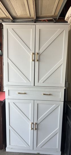 White cabinet