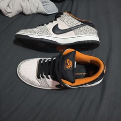 Nike Safari Mens Dunks Size 11