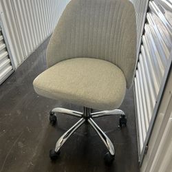 Vanity /office Chair With Wheels