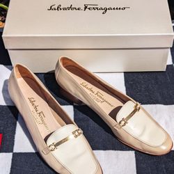 Vintage Salvatore Ferragamo Boutique Tan/White 8.5 AA Dress/Loafer ~ Made In Italy. Heels are 1.5 inches