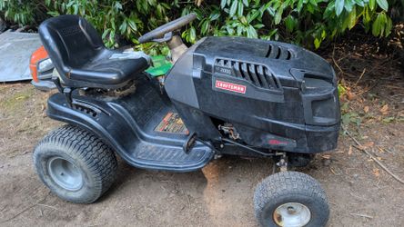 Craftsman LT2000 riding lawnmower