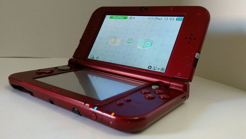 Nintendo 3DS XL Red W/games