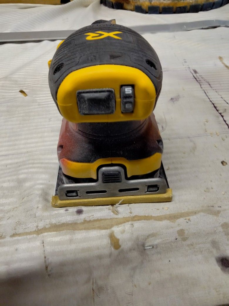 DeWalt Dcw200b Sander