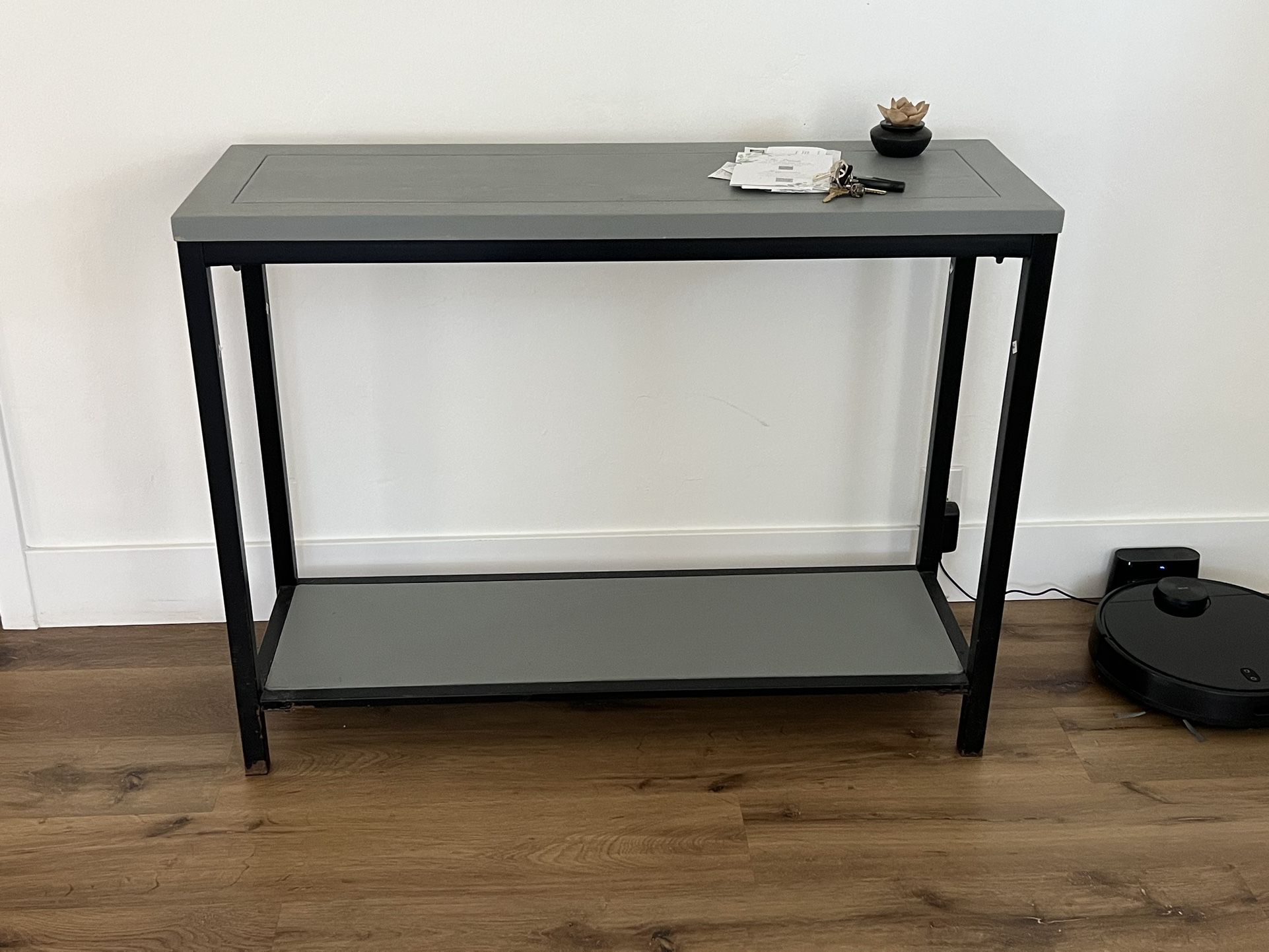 Side console table for Sale in Long Beach, CA - OfferUp