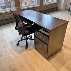 Desk And Chair 
