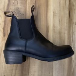 Blundstone Boots 8.5 Womens Like New