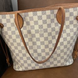 Louis Vuitton Neverfull MM Tote
