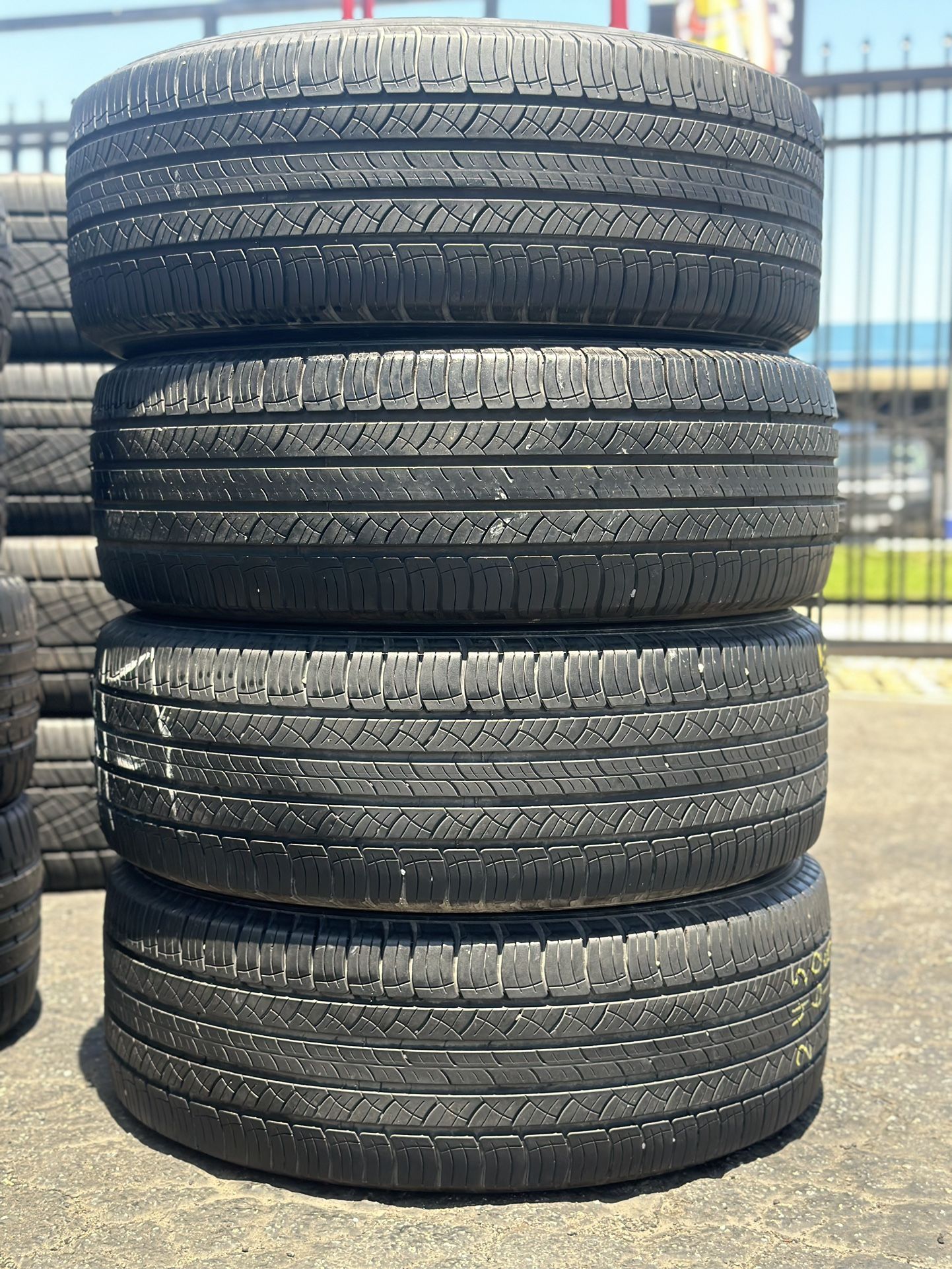 TIRE 245 60 18 MICHELIN 