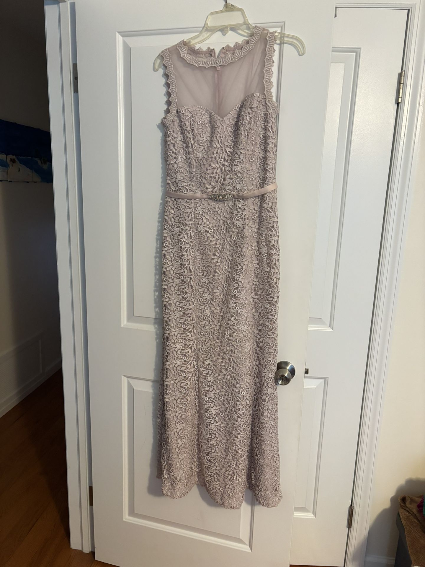 Beautiful mermaid style lace dress