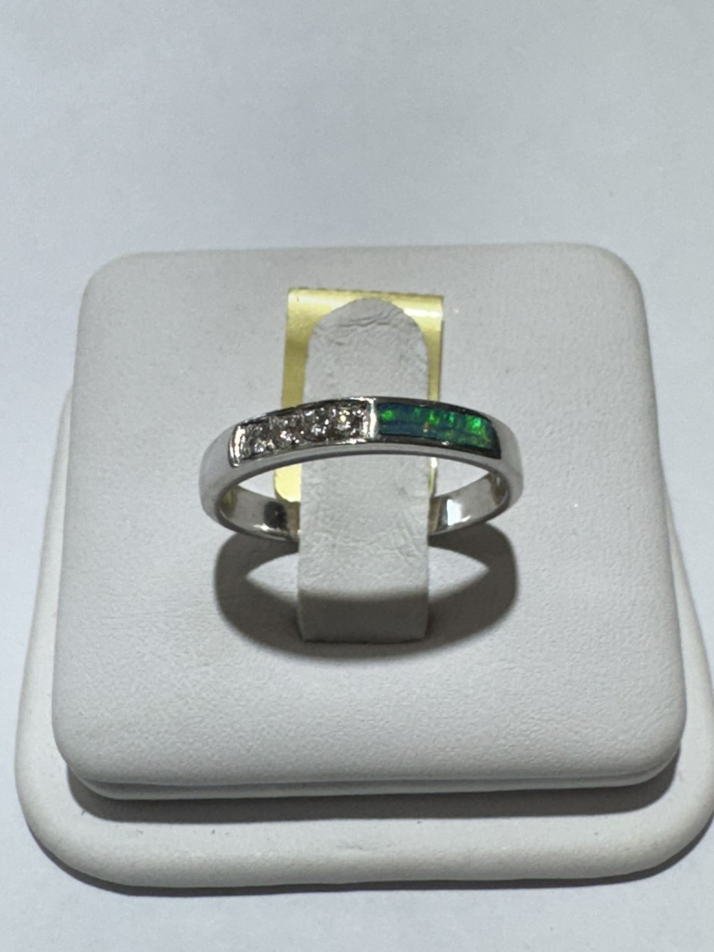 14 Karat, Diamond Ring