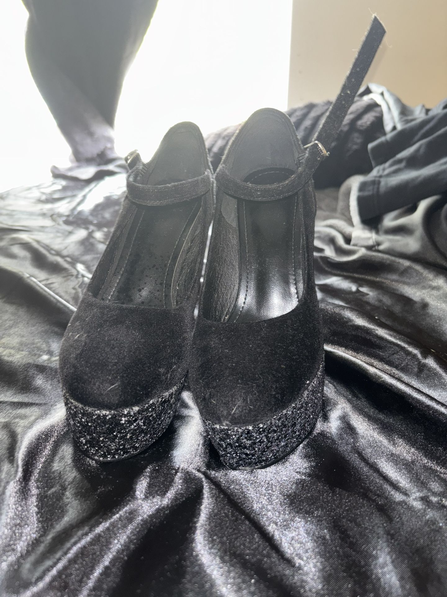 Black High Heels/sparkles