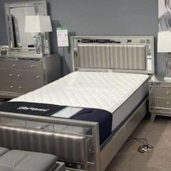 New Queen Bedroom Set 